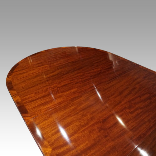 George VI 3 pillar dining table top end