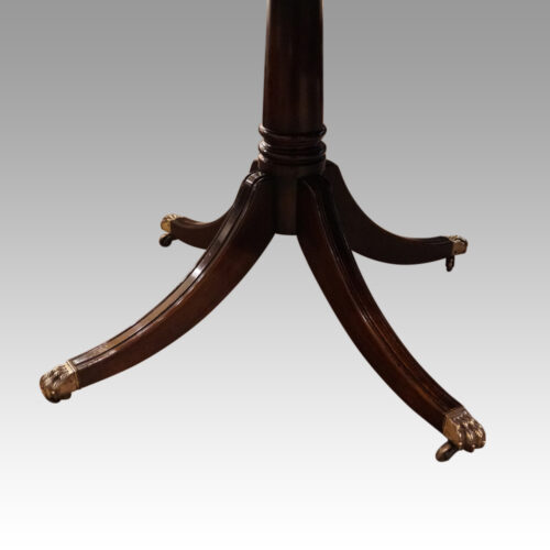 Georgian style large mahogany dining table base detail