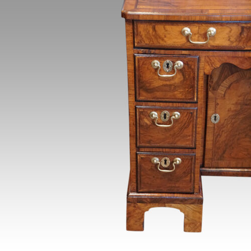 19thc. walnut kneehole drawers