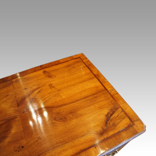 19thc. walnut kneehole top banding