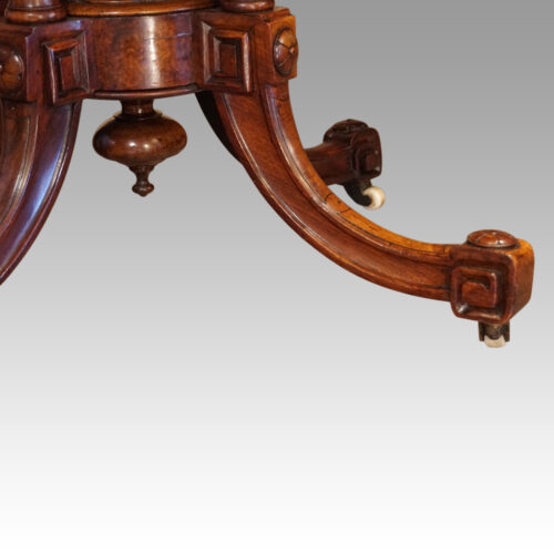 Fine Victorian burr walnut coffee table leg