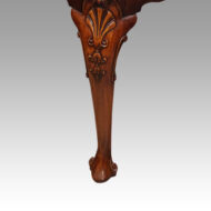 Queen Anne style walnut extending dining table leg