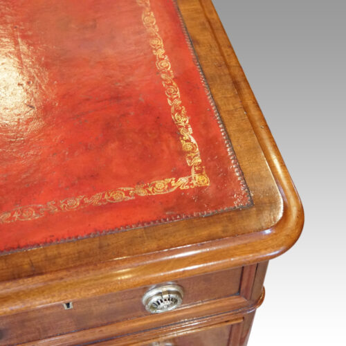 Victorian mahogany pedestal desk round corner