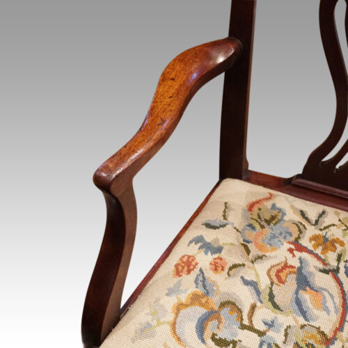 Set of 12 Georgian mahogany dining chairs arm