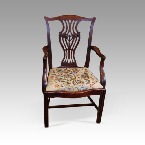 Set of 12 Georgian mahogany dining chairs armchair