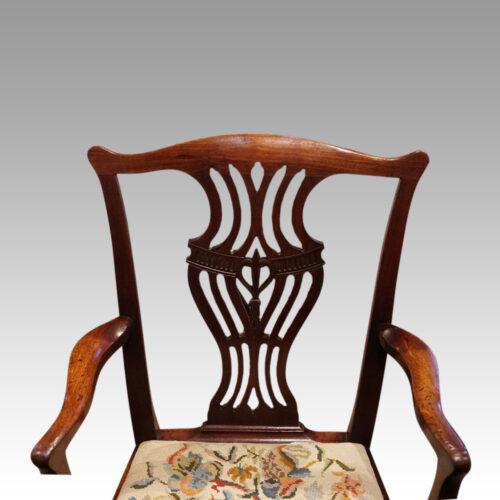 Set of 12 Georgian mahogany dining chairs armchair detail