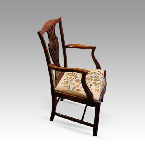 Set of 12 Georgian mahogany dining chairs armchair side