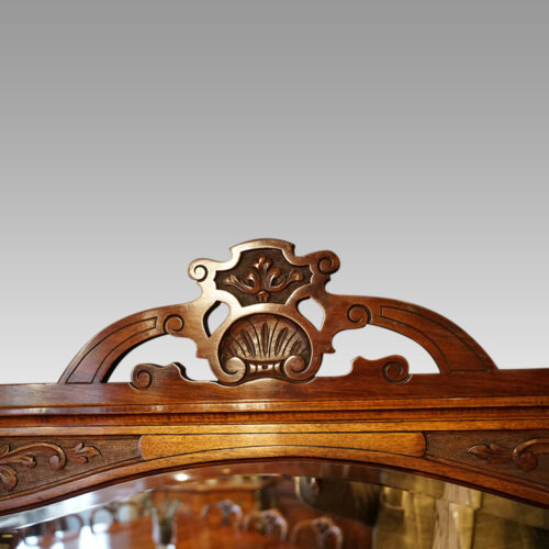Art Nouveau 3 mirror walnut dressing table cresting