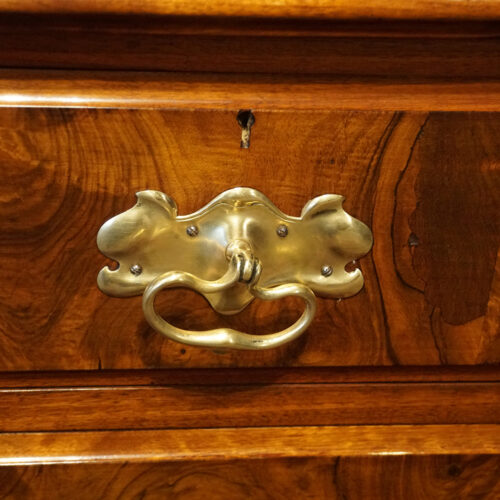 Art Nouveau 3 mirror walnut dressing table handle