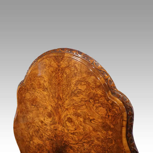 Victorian shaped walnut loo table top edge