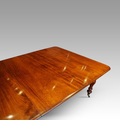 William IV mahogany extending dining table end detail