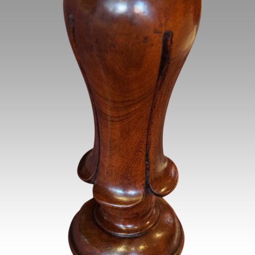 William IV mahogany extending dining table waisted leg