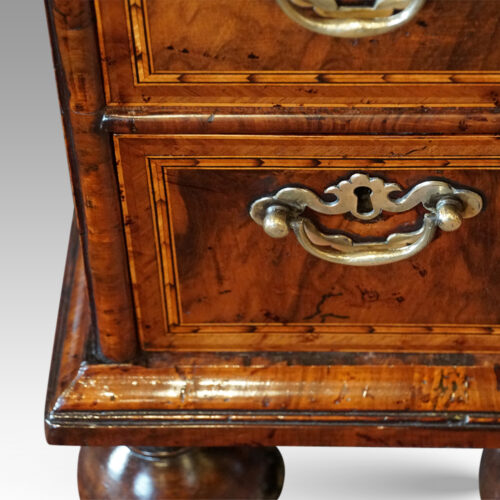 George I walnut kneehole handle