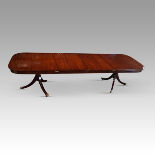 George VI mahogany extending pillar table