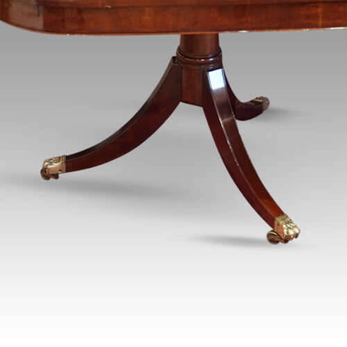 George VI mahogany extending pillar table base detail