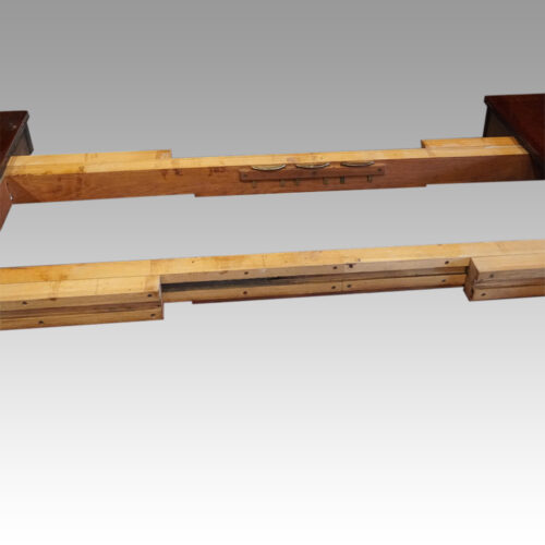 George VI mahogany extending pillar table runner