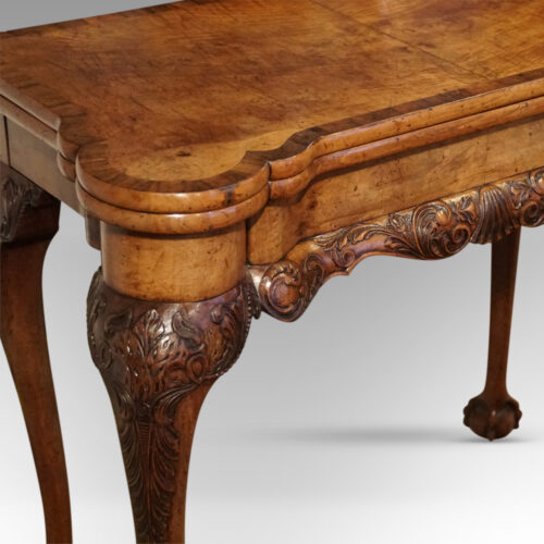 Georgian style walnut tea table corner
