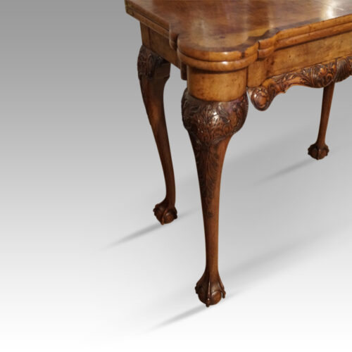 Georgian style walnut tea table front leg corner