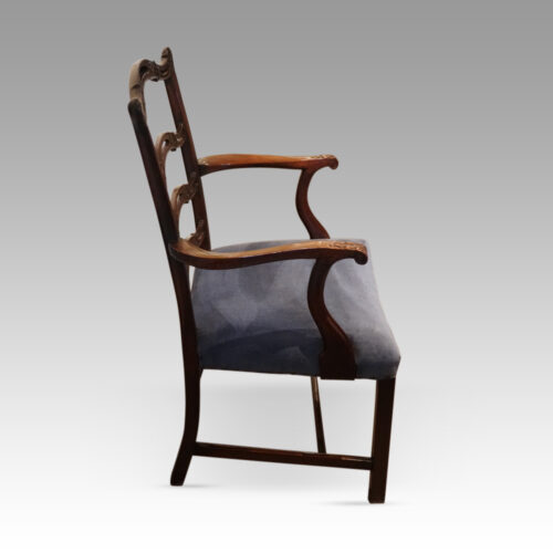 Set of 8 Hepplewhite style ladderback dining chairs armchair side