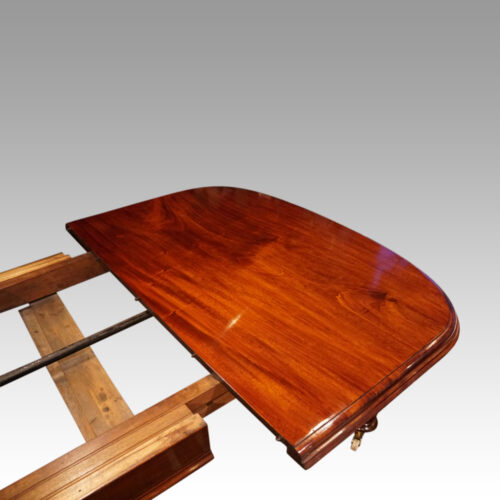 Victorian mahogany extending dining table mechanism