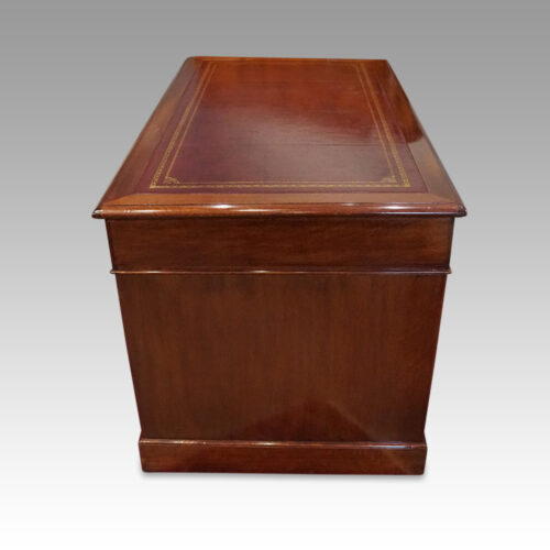 Edwardian mahogany pedestal desk end