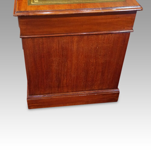 Edwardian mahogany pedestal desk 122cms side