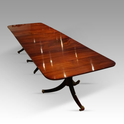 George V mahogany 3 pillar dining table