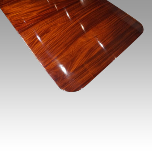 George V mahogany 3 pillar dining table round corners