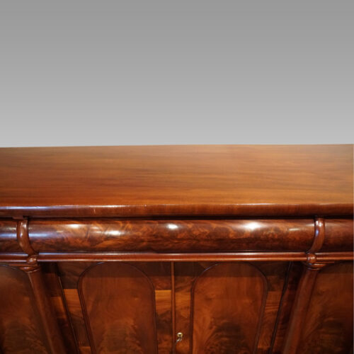 Victorian mahogany 4 door sideboard centre