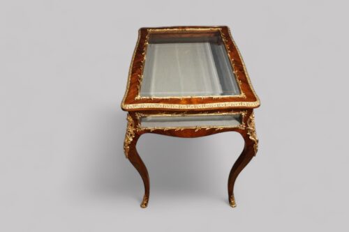 19thc rosewood curio cabinet end view