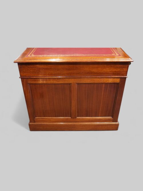 Edwardian mahogany pedestal desk 153cms end view