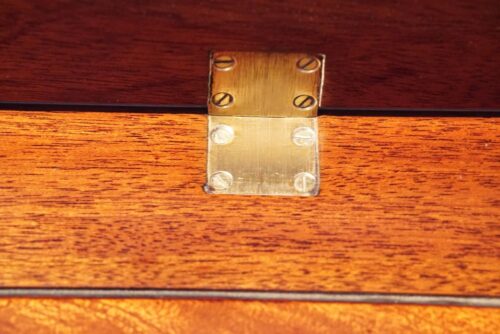 Butlers tray coffee table hinge