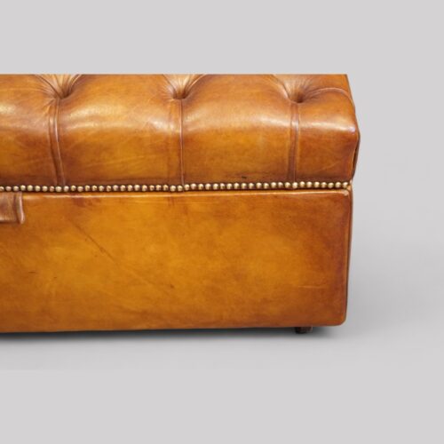 Leather Victorian ottoman corner