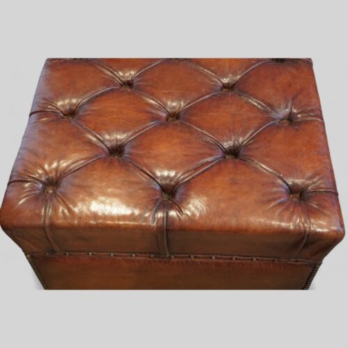 Victorian leather buttoned ottoman buttons