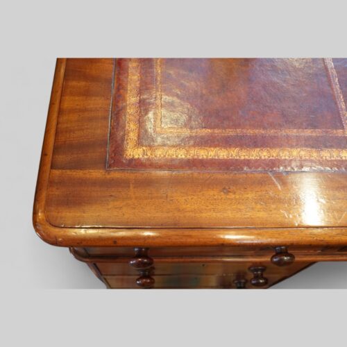 Victorian mahogany pedestal desk 153cms wide corner