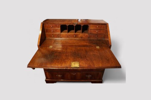 George I walnut bureau interior