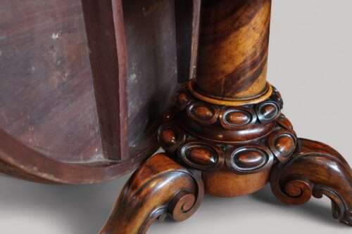 Victorian walnut circular dining table column