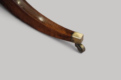 Oval mahogany cross banded dining table leg