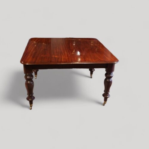 Antique mahogany extending dining table no leaves