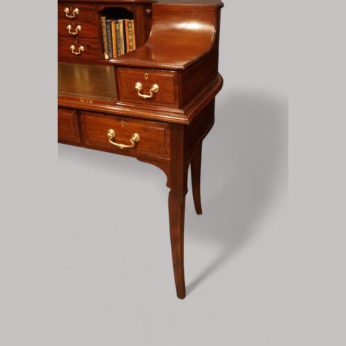 Edwardian mahogany Carlton House desk corner