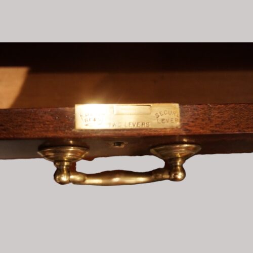 Edwardian mahogany Carlton House desk lock