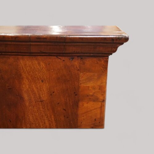 George III walnut chest moulding edge
