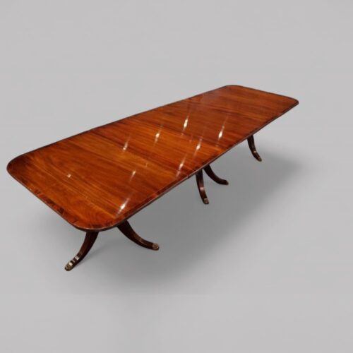 Edwardian mahogany 3 pillar dining table