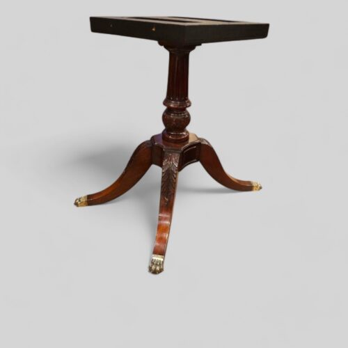 Edwardian mahogany 3 pillar dining table