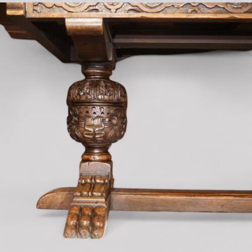 Large oak refectory dining table bulbous detail