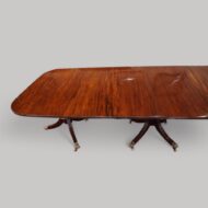 Georgian mahogany 3 pillar dining table top end