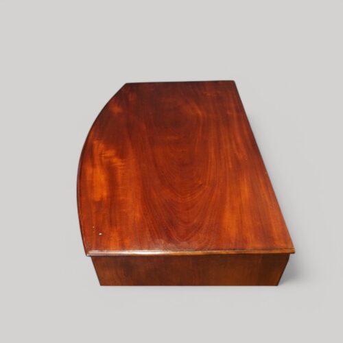 Small Georgian mahogany bow chest top (2)
