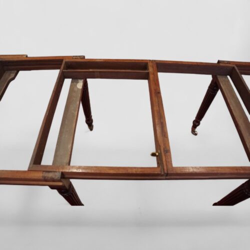 Regency mahogany Gillows style dining table section to store clips