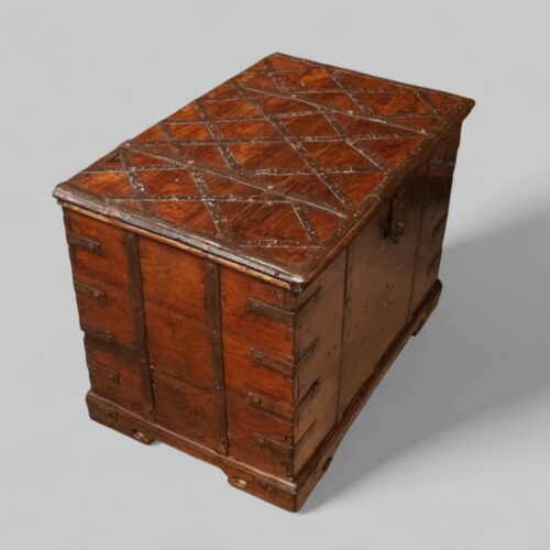 Colonial hardwood merchants chest angle