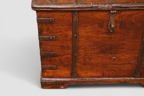 Colonial hardwood merchants chest corner
